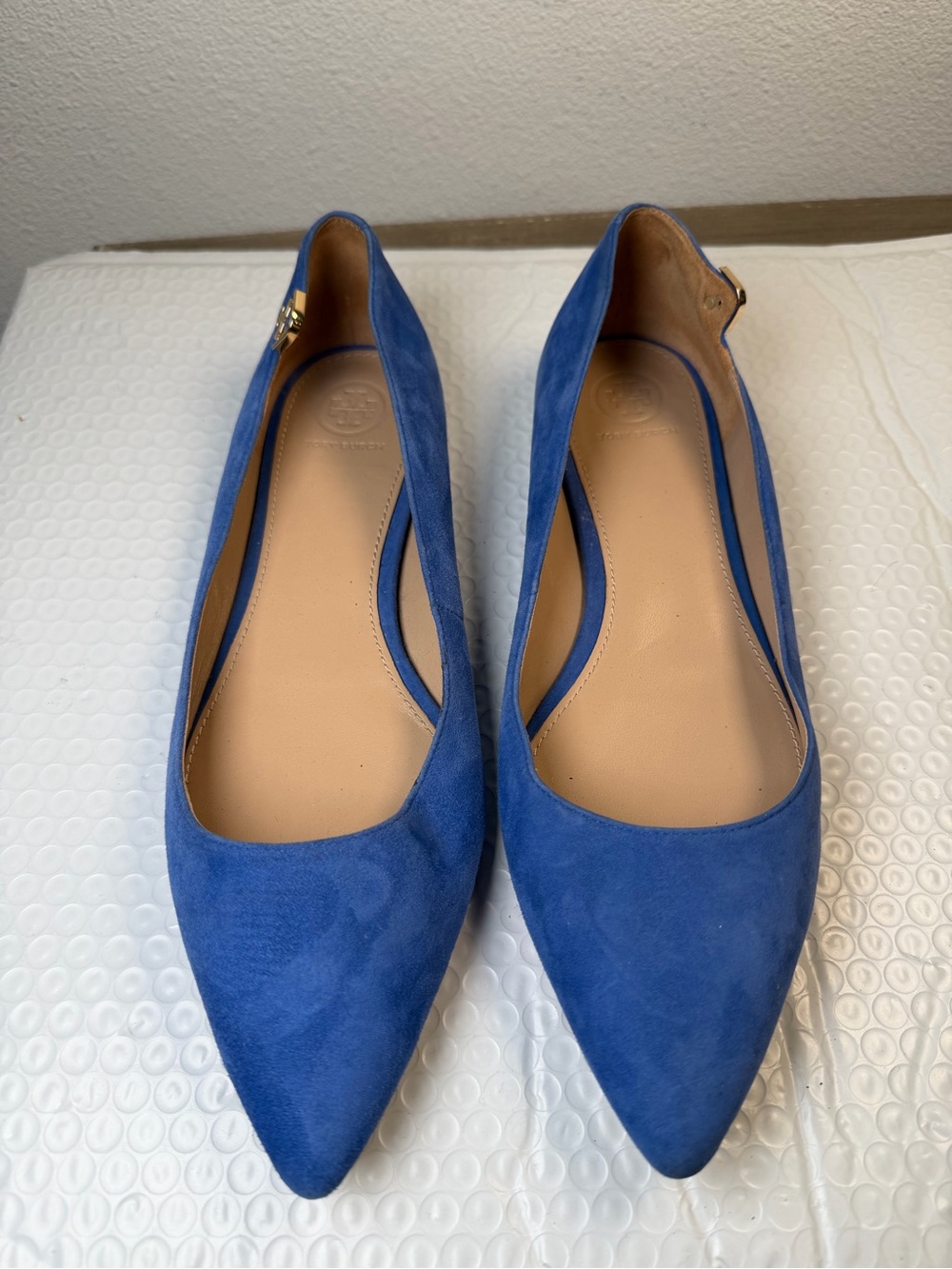 Tory Burch Gigi Pointed Toe Flats Blue Suede Gold Logo Women’s Size 9M New